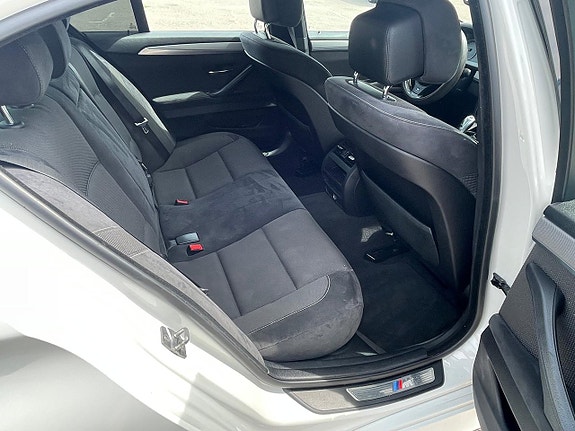 BMW 523i 11 of 22