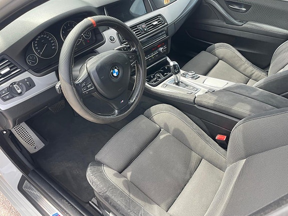 BMW 523i 7 of 22