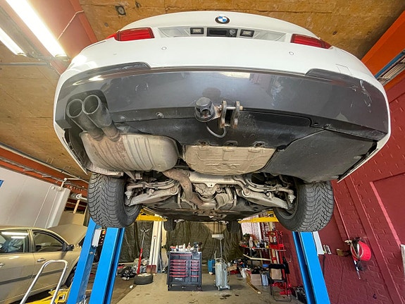 BMW 523i 16 of 22
