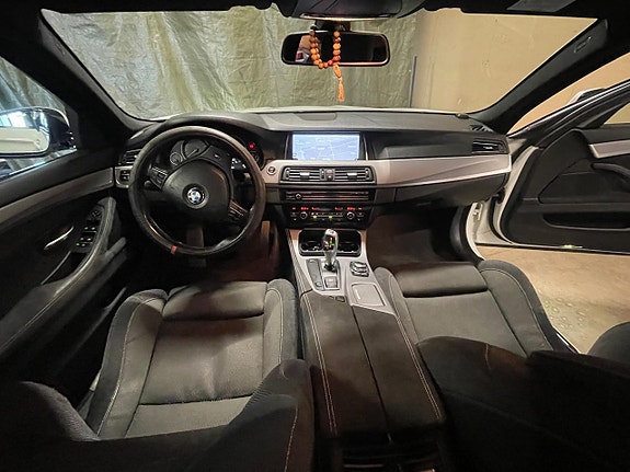 BMW 523i 6 of 22