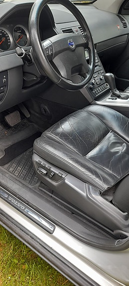 Volvo XC90 4 of 5