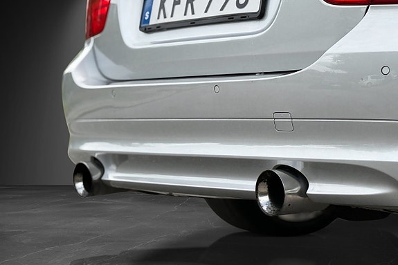 BMW 335i 11 of 28