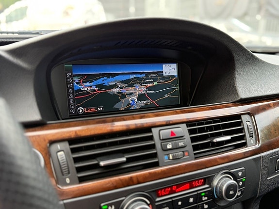 BMW 335i 16 of 28