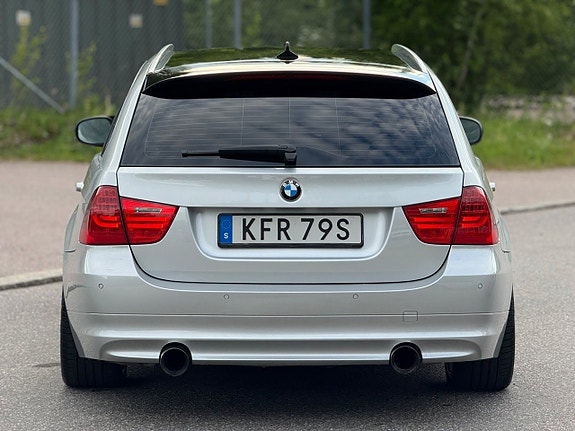 BMW 335i 10 of 28