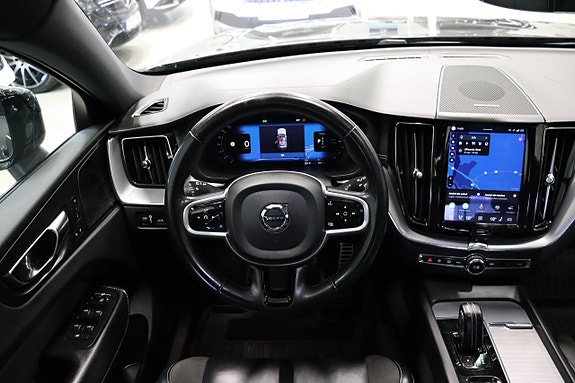 Volvo XC60 15 of 30