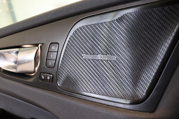 Volvo XC60 18 of 30