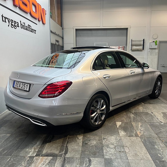 Mercedes-Benz C200 4 of 12
