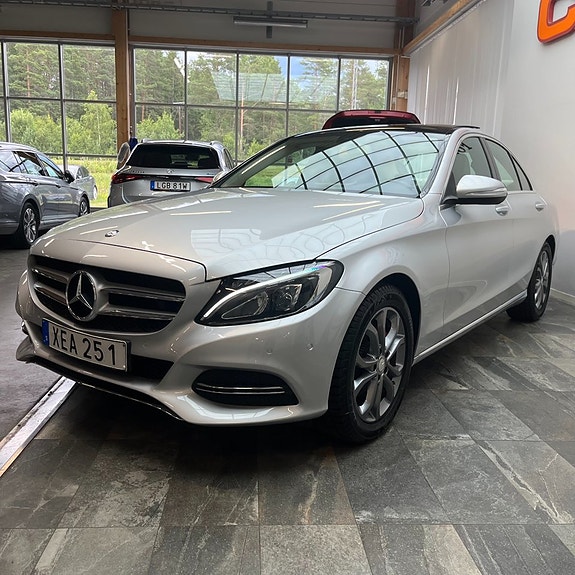 Mercedes-Benz C200 5 of 12