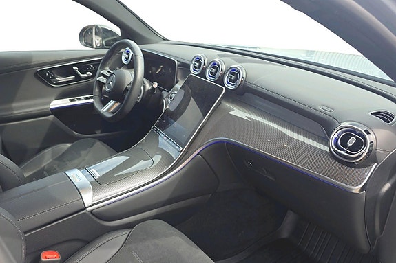 Mercedes-Benz GLC300 de 8 of 9