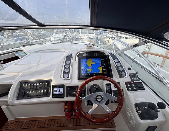 Windy Scirocco 32 3 of 12