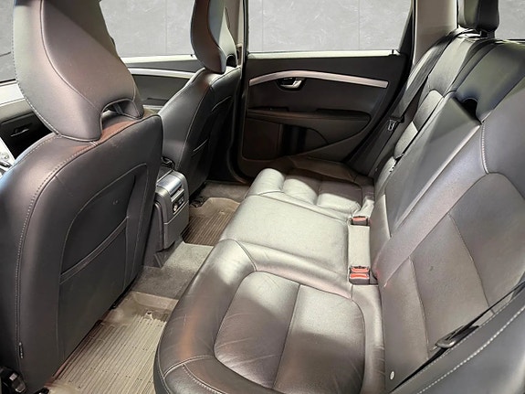 Volvo V70 12 of 15