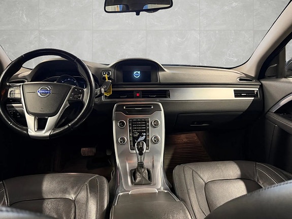 Volvo V70 7 of 15