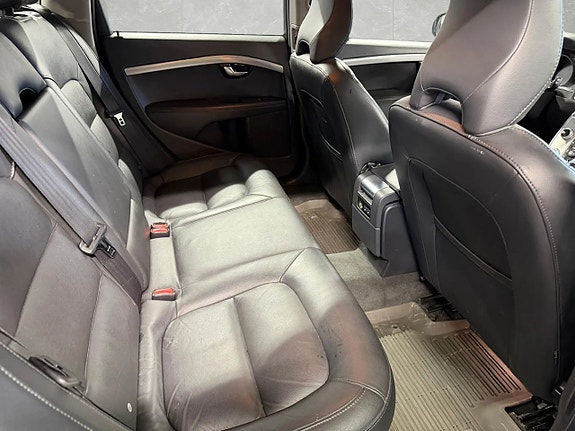 Volvo V70 10 of 15