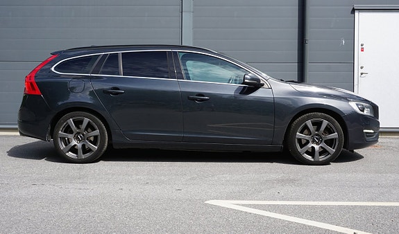 Volvo V60 4 of 5