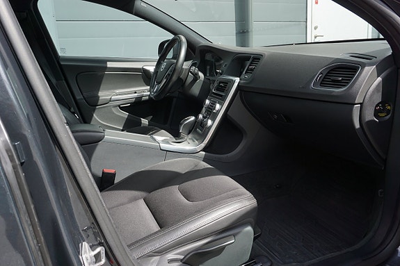 Volvo V60 11 of 24
