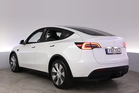 Tesla Model Y 4 of 5