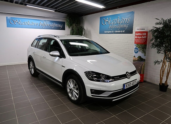 Volkswagen Golf Alltrack 4 of 5