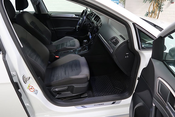 Volkswagen Golf Alltrack 5 of 5