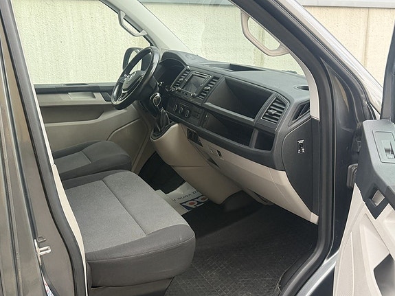 Volkswagen Transporter 4 of 5