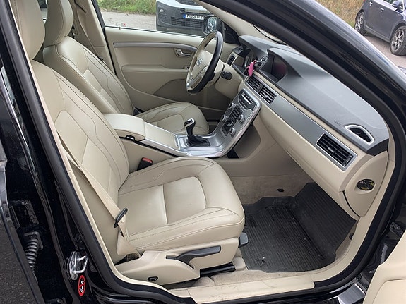 Volvo V70 5 of 10