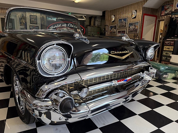 Chevrolet Bel Air 2 of 5