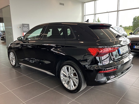 Audi A3 8 of 11