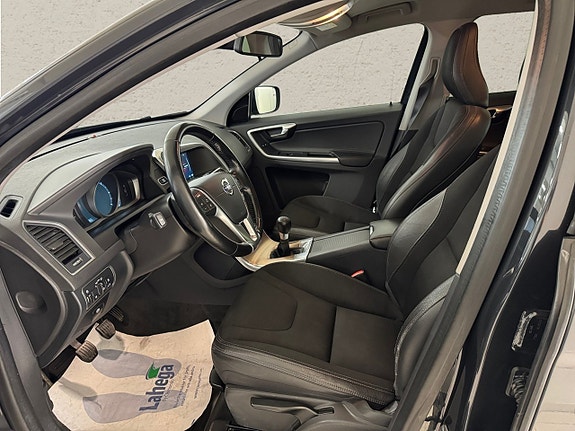 Volvo XC60 3 of 5