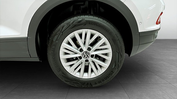 Volkswagen T-Roc 6 of 12