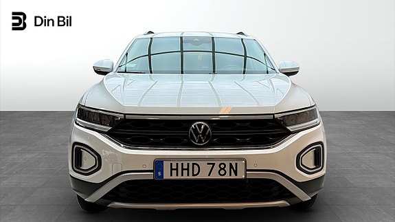 Volkswagen T-Roc 4 of 12