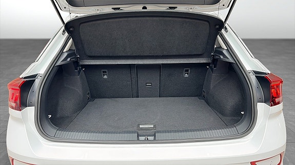 Volkswagen T-Roc 12 of 12