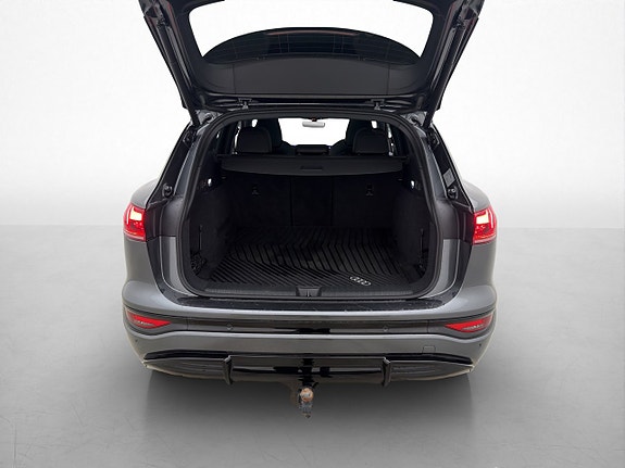 Audi SQ6 e-tron 11 of 30
