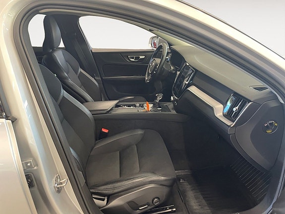 Volvo V60 15 of 23