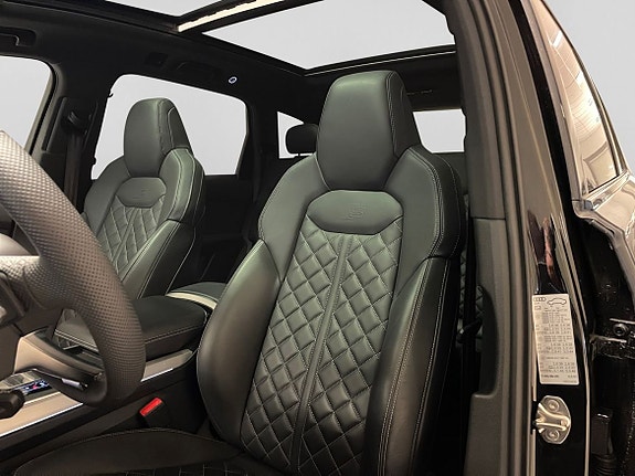 Audi Q7 12 of 18