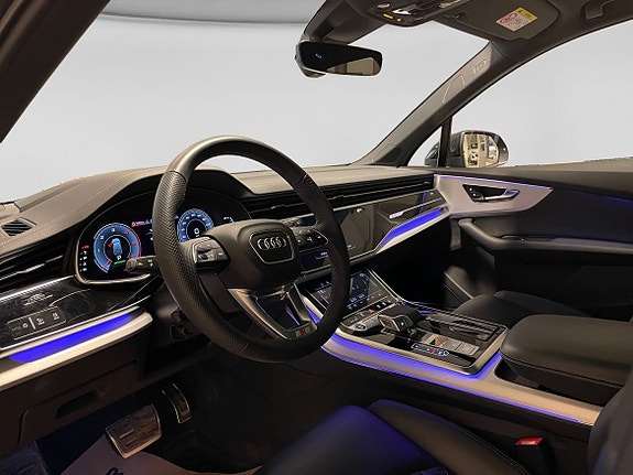 Audi Q7 4 of 5