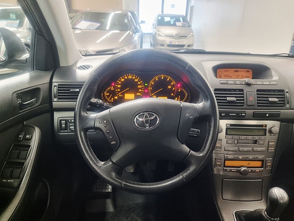 Toyota Avensis 10 of 23
