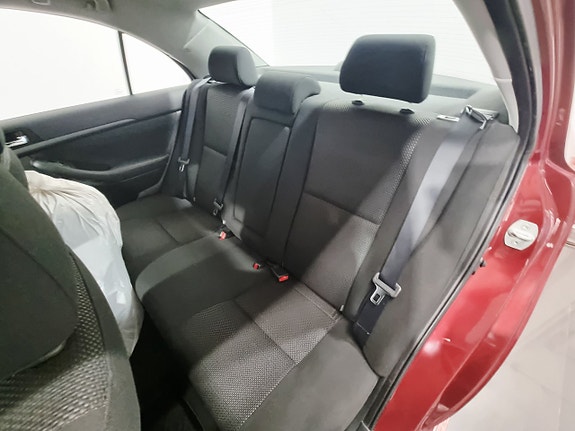 Toyota Avensis 9 of 23