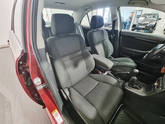 Toyota Avensis 18 of 23