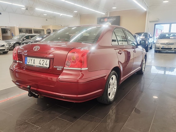 Toyota Avensis 15 of 23