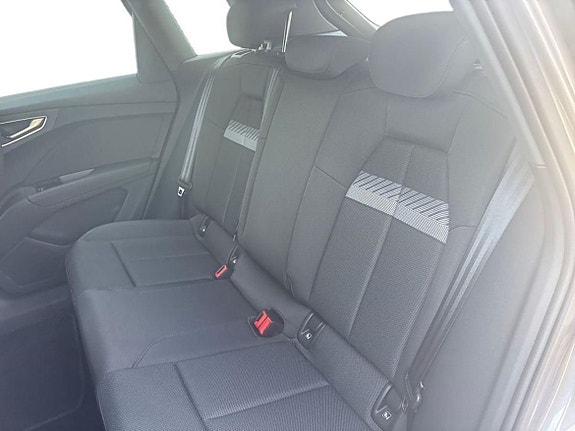 Audi Q4 e-tron 20 of 25