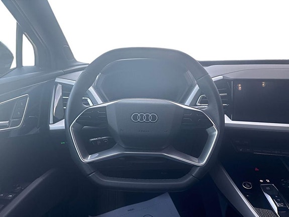 Audi Q4 e-tron 10 of 25