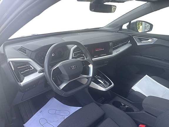 Audi Q4 e-tron 9 of 25