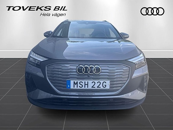 Audi Q4 e-tron 6 of 25