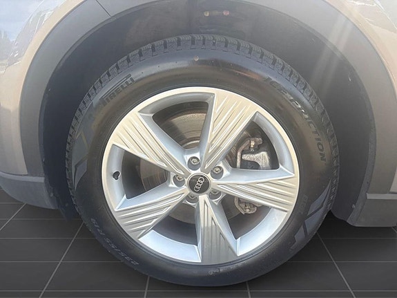 Audi Q4 e-tron 7 of 25