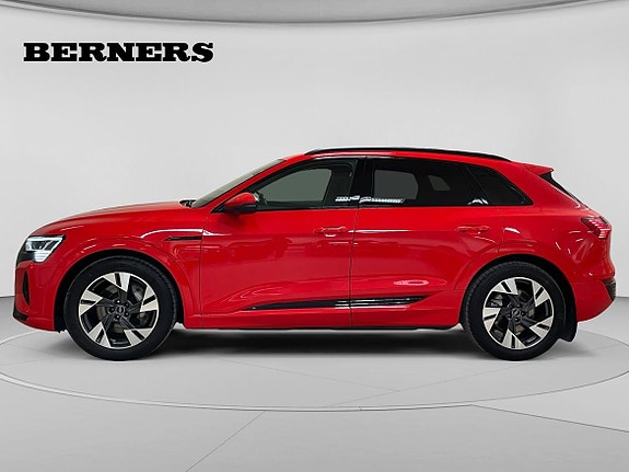 Audi Q8 2 of 18