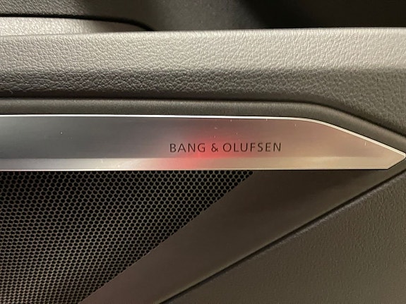 Audi Q8 17 of 18