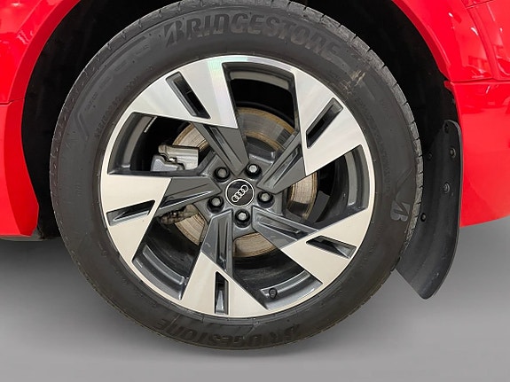 Audi Q8 9 of 18