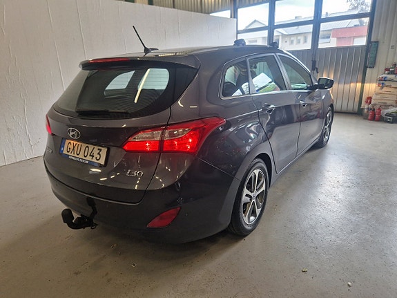 Hyundai i30 4 of 16