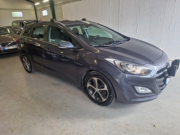 Hyundai i30 2 of 16