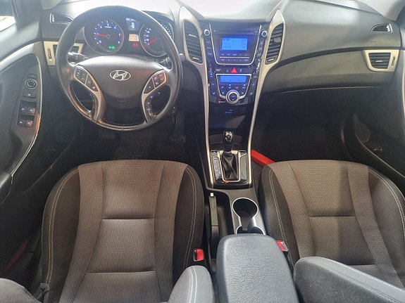 Hyundai i30 7 of 16