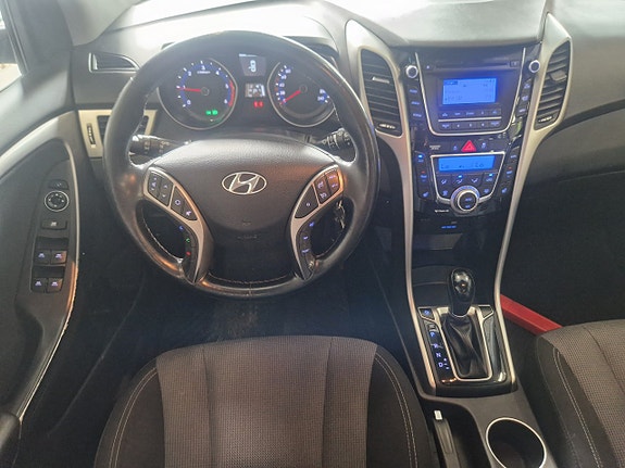 Hyundai i30 8 of 16